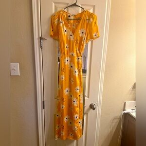 Madewell yellow floral wrap dress. Size medium